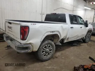 2024 GMC Sierra 3500HD Pro z VIN 1GT49SEY2RF404428, wystawiony jako Copart lot #42213915 z przebiegiem 37 243 mil mil oraz Szkoda całkowita • Salvage title. Historia ofert i sprzedaży dostępna na DreamBid. Obrazek 3.