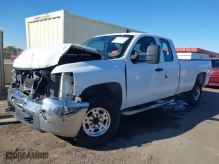 2007 Chevrolet Silverado 2500HD Work Truck with VIN 1GCHC29K97E585460, listed as a IAAI auction lot 41313571 with 344,735 mi miles. Bid and sale history available at carsss.com. Image 17.