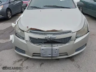 2014 Chevrolet Cruze LS with VIN 1G1PA5SH8E7230310, listed as a IAAI auction lot 42073690 with 36,756 mi miles. Bid and sale history available at carsss.com. Image 6.