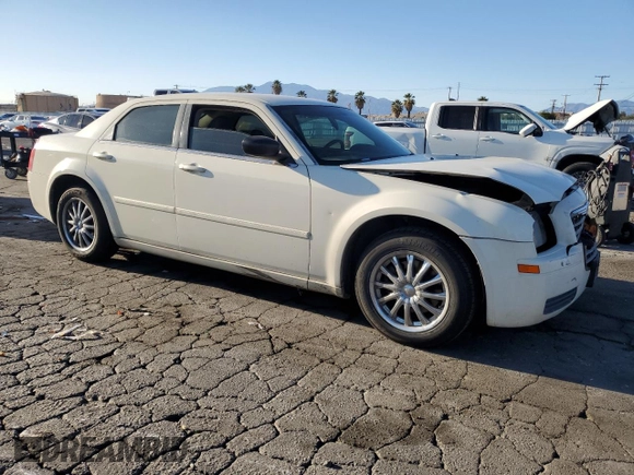 2007 Chrysler 300 with VIN 2C3KA43R77H732806, listed as a Copart auction lot 47111825 with 104,639 mi miles and Salvage Title. Bid and sale history available at DreamBid. Image 4.
