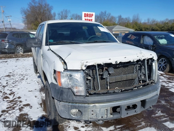 2014 Ford F-150 XL with VIN 1FTFW1EF5EFA45595, listed as a IAAI auction lot 41535410 with 124,208 mi miles. Bid and sale history available at carsss.com. Image 1.