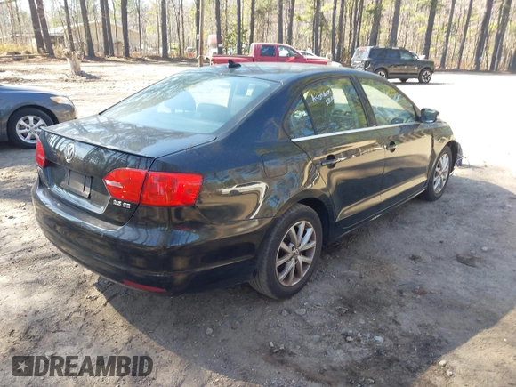 2013 Volkswagen Jetta SE with VIN 3VWDX7AJ5DM375119, listed as a IAAI auction lot 41779752 with 149,943 mi miles and . Bid and sale history available at DreamBid. Image 4.