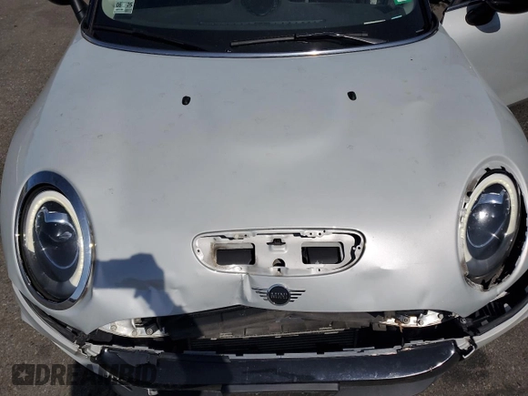 2019 MINI Clubman Cooper S z VIN WMWLU5C53K2G80151, wystawiony jako Copart lot #51054165 z przebiegiem 106 330 mil mil oraz Szkoda całkowita • Salvage title. Historia ofert i sprzedaży dostępna na DreamBid. Obrazek 11.