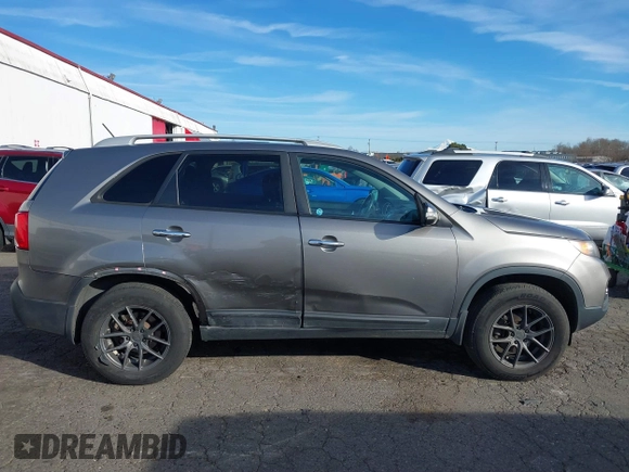 2011 Kia Sorento LX with VIN 5XYKT3A15BG180713, listed as a IAAI auction lot 41556092 with 135,146 mi miles. Bid and sale history available at carsss.com. Image 13.