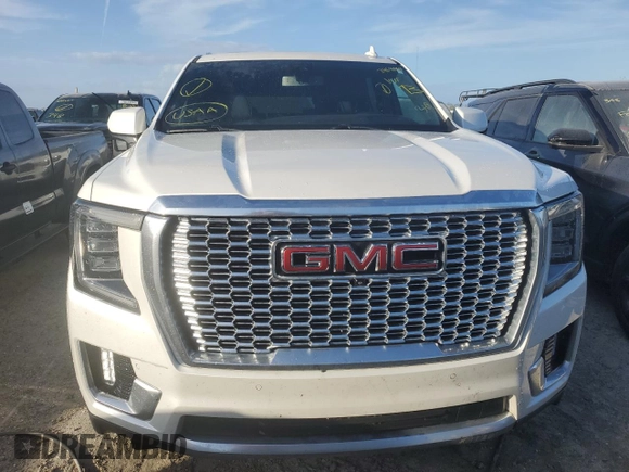 2022 GMC Yukon XL Denali with VIN 1GKS1JKL4NR132740, listed as a Copart auction lot 74690404 with 30,914 mi miles and Non Repairable. Bid and sale history available at DreamBid. Image 5.
