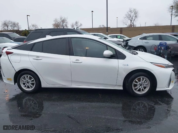 2022 Toyota Prius Prime LE with VIN JTDKAMFP5N3217048, listed as a IAAI auction lot 41687270 with NaN miles. Bid and sale history available at carsss.com. Image 13.