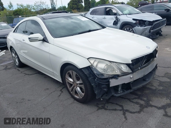 2010 Mercedes-Benz E E 350 with VIN WDDKJ5GB0AF005357, listed as a IAAI auction lot 42020474 with 133,117 mi miles. Bid and sale history available at carsss.com. Image 1.