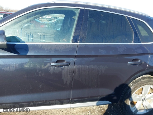 2018 Audi Q5 Premium Plus with VIN WA1BNAFY6J2040385, listed as a IAAI auction lot 41600628 with 109,351 mi miles. Bid and sale history available at carsss.com. Image 14.
