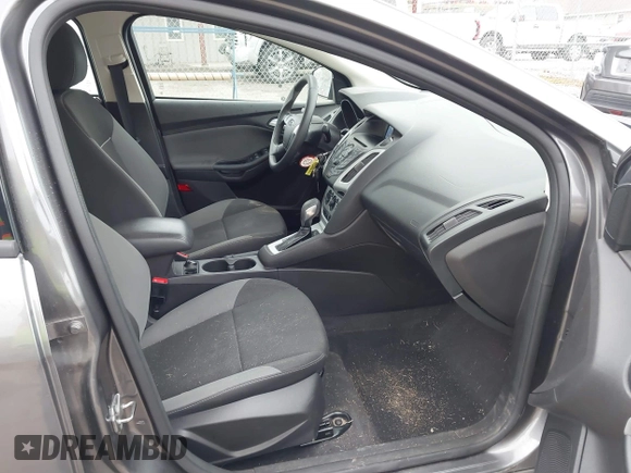 2014 Ford Focus SE with VIN 1FADP3F24EL105899, listed as a IAAI auction lot 41840399 with 90,074 mi miles. Bid and sale history available at carsss.com. Image 5.