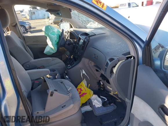 2007 Kia Sedona EX with VIN KNDMB233176188287, listed as a IAAI auction lot 41354340 with 1 mi miles. Bid and sale history available at carsss.com. Image 5.