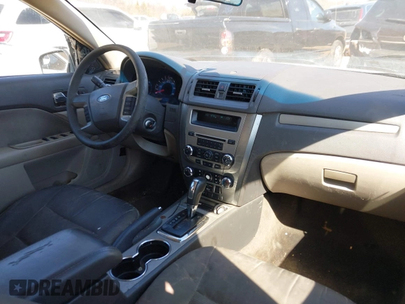 2012 Ford Fusion SE with VIN 3FAHP0HAXCR427773, listed as a IAAI auction lot 41640675 with 166,234 mi miles and . Bid and sale history available at carsss.com. Image 5.