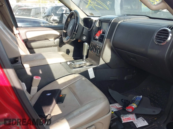 2008 Ford Explorer XLT с VIN 1FMEU73E08UA95945, выставлен на аукционе IAAI как лот 42131857 с пробегом Не указан миль и . История ставок и продаж доступна на DreamBid. Изображение 5.