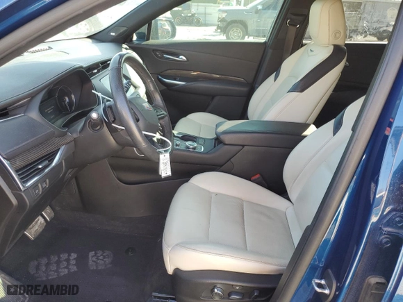 2019 Cadillac XT4 FWD Sport with VIN 1GYFZER4XKF148315, listed as a Copart auction lot 48422255 with 24,237 mi miles and Salvage Title. Bid and sale history available at carsss.com. Image 7.
