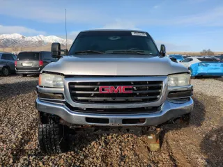 2006 GMC Sierra 1500HD SLE1 z VIN 1GTGK13U06F230477, wystawiony jako Copart lot #46620105 z przebiegiem 145 432 mil mil oraz Szkoda całkowita • Salvage title. Historia ofert i sprzedaży dostępna na DreamBid. Obrazek 5.