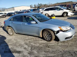 2014 Chrysler 200 LX with VIN 1C3CCBAG8EN172139, listed as a Copart auction lot 87278814 with 140,186 mi miles and Salvage Title. Bid and sale history available at carsss.com. Image 4.
