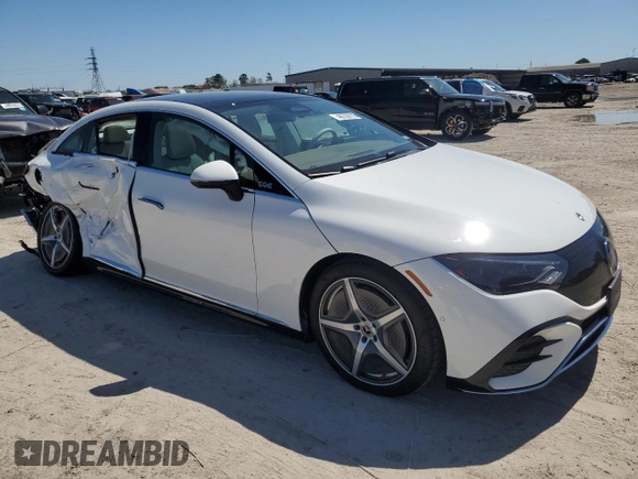 2024 Mercedes-Benz EQE 350+ z VIN W1KEG2BB4RF060472, wystawiony jako Copart lot #48730115 z przebiegiem 1 090 mil mil oraz Szkoda całkowita • Salvage title. Historia ofert i sprzedaży dostępna na DreamBid. Obrazek 4.