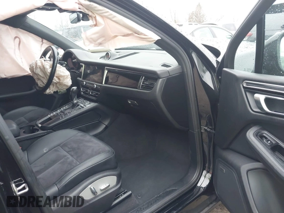2020 Porsche Macan with VIN WP1AA2A51LLB03131, listed as a IAAI auction lot 40811412 with 59,590 mi miles and . Bid and sale history available at DreamBid. Image 5.