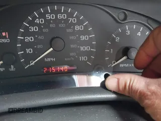 2002 Chevrolet Cavalier LS z VIN 1G1JF524827262433, wystawiony jako IAAI lot #42309143 z przebiegiem 215 140 mil mil oraz . Historia ofert i sprzedaży dostępna na DreamBid. Obrazek 7.