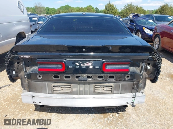 2019 Dodge Challenger SXT z VIN 2C3CDZAG5KH561606, wystawiony jako IAAI lot #41994950 z przebiegiem 97 615 mil mil oraz . Historia ofert i sprzedaży dostępna na DreamBid. Obrazek 17.