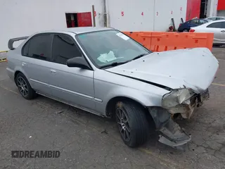 2000 Honda Civic VP z VIN 2HGEJ6616YH585200, wystawiony jako IAAI lot #41719561 z przebiegiem 212 968 mil mil oraz . Historia ofert i sprzedaży dostępna na DreamBid. Obrazek 1.