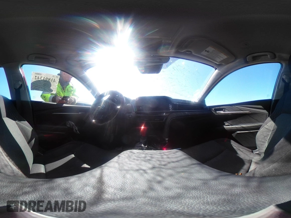2025 Toyota Camry LE z VIN 4T1DBADK8SU004060, wystawiony jako IAAI lot #41891342 z przebiegiem 3 354 mil mil oraz . Historia ofert i sprzedaży dostępna na DreamBid. Obrazek 18.