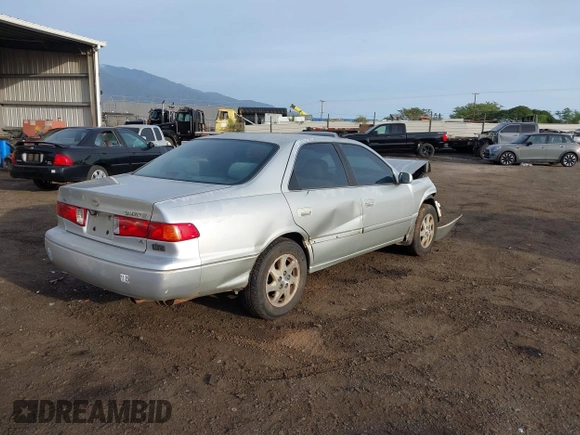2000 Toyota Camry LE z VIN JT2BF28K6Y0282836, wystawiony jako IAAI lot #41799376 z przebiegiem 210 710 mil mil oraz . Historia ofert i sprzedaży dostępna na DreamBid. Obrazek 4.