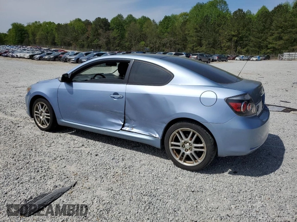 2008 Scion tC Spec z VIN JTKDE167480224714, wystawiony jako Copart lot #52895175 z przebiegiem 214 018 mil mil oraz Szkoda całkowita • Salvage title. Historia ofert i sprzedaży dostępna na DreamBid. Obrazek 2.