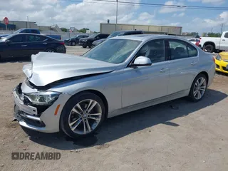 2016 BMW 3 Series 328i z VIN WBA8E9C56GK646297, wystawiony jako IAAI lot #42295893 z przebiegiem 80 134 mil mil oraz . Historia ofert i sprzedaży dostępna na DreamBid. Obrazek 19.