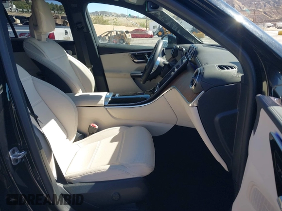 2024 Mercedes-Benz GLC 300 z VIN W1NKM4HBXRF159332, wystawiony jako IAAI lot #41529147 z przebiegiem 4 322 mil mil oraz . Historia ofert i sprzedaży dostępna na DreamBid. Obrazek 5.
