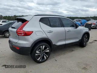 2023 Volvo XC40 Ultimate Dark Theme z VIN YV4L12UX2P2098537, wystawiony jako Copart lot #82546974 z przebiegiem 5 477 mil mil oraz Szkoda całkowita • Salvage title. Historia ofert i sprzedaży dostępna na DreamBid. Obrazek 3.