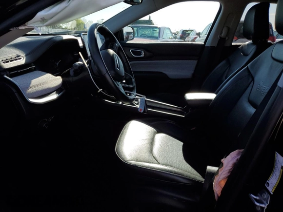 2022 Jeep Compass Latitude Lux with VIN 3C4NJDFB0NT151739, listed as a Copart auction lot 55200065 with 18,782 mi miles and Salvage title. Bid and sale history available at DreamBid. Image 7.