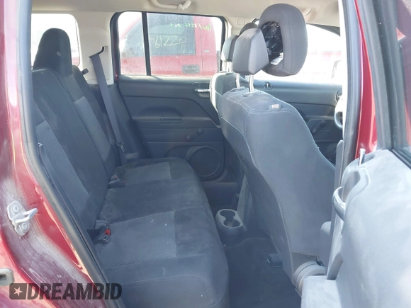 2017 Jeep Patriot Sport z VIN 1C4NJPBA4HD209814, wystawiony jako IAAI lot #41581964 z przebiegiem 56 398 mil mil oraz . Historia ofert i sprzedaży dostępna na DreamBid. Obrazek 8.