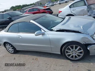 2007 Mercedes-Benz CLK 350 z VIN WDBTK56F57T080161, wystawiony jako IAAI lot #42291070 z przebiegiem 64 689 mil mil oraz . Historia ofert i sprzedaży dostępna na DreamBid. Obrazek 14.