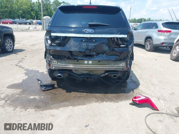 2018 Ford Explorer XLT z VIN 1FM5K8D83JGA64472, wystawiony jako IAAI lot #42617188 z przebiegiem 126 822 mil mil oraz . Historia ofert i sprzedaży dostępna na DreamBid. Obrazek 6.
