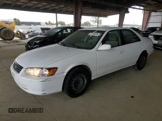 2000 Toyota Camry CE z VIN JT2BG22K8Y0425596, wystawiony jako Copart lot #58956375 z przebiegiem 217 960 mil mil oraz Szkoda całkowita • Salvage title. Historia ofert i sprzedaży dostępna na DreamBid. Obrazek 1.