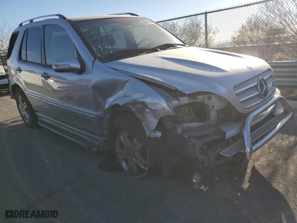 2005 Mercedes-Benz M-Class 3.7L with VIN 4JGAB57E05A522038, listed as a Copart auction lot 86013784 with 167,256 mi miles and Salvage Title. Bid and sale history available at carsss.com. Image 4.