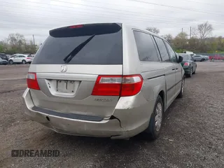 2005 Honda Odyssey LX with VIN 5FNRL38255B085979, listed as a IAAI auction lot 41971745 with 161,170 mi miles. Bid and sale history available at carsss.com. Image 6.