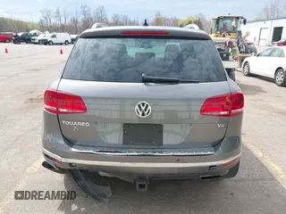 2016 Volkswagen Touareg Sport with VIN WVGEF9BPXGD012206, listed as a IAAI auction lot 42115314 with Not Provided miles and . Bid and sale history available at DreamBid. Image 16.