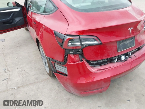 2023 Tesla Model 3 z VIN 5YJ3E1EA4PF384642, wystawiony jako IAAI lot #41496074 z przebiegiem 10 860 mil mil oraz . Historia ofert i sprzedaży dostępna na DreamBid. Obrazek 6.