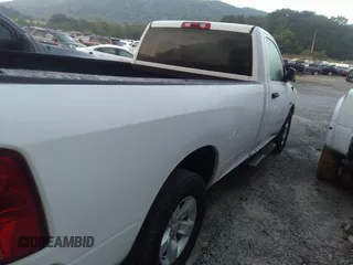 2019 Ram 1500 Tradesman с VIN 3C6JR7DT1KG585748, выставлен на аукционе IAAI как лот 42388256 с пробегом 161 573 миль миль и . История ставок и продаж доступна на DreamBid. Изображение 4.