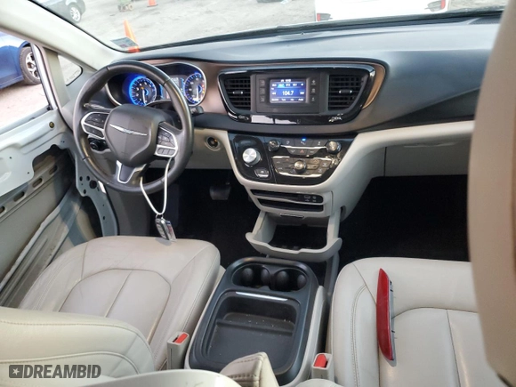 2017 Chrysler Pacifica Touring-L with VIN 2C4RC1BG8HR832377, listed as a Copart auction lot 81923394 with 105,610 mi miles and Salvage Title. Bid and sale history available at carsss.com. Image 8.