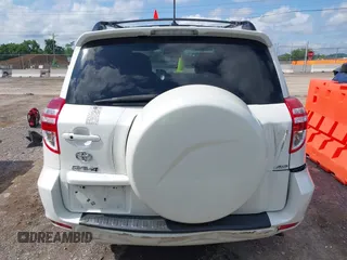 2012 Toyota RAV4 Limited с VIN 2T3DF4DV4CW190690, выставлен на аукционе IAAI как лот 42518459 с пробегом 81 390 миль миль и . История ставок и продаж доступна на DreamBid. Изображение 16.