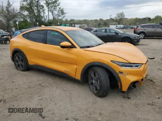 2022 Ford Mustang Mach-E Select z VIN 3FMTK1RM5NMA58236, wystawiony jako Copart lot #53661975 z przebiegiem 36 561 mil mil oraz Szkoda całkowita • Salvage title. Historia ofert i sprzedaży dostępna na DreamBid. Obrazek 4.