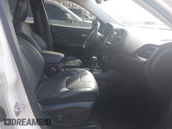 2019 Jeep Cherokee Trailhawk Elite with VIN 1C4PJMBX4KD207368, listed as a IAAI auction lot 41898251 with 49,847 mi miles. Bid and sale history available at carsss.com. Image 5.