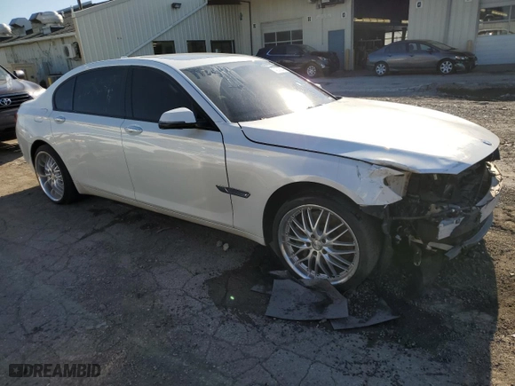 2013 BMW 7 Series 750Li xDrive with VIN WBAYF8C54DD140149, listed as a Copart auction lot 74336684 with 86,555 mi miles and Salvage Title. Bid and sale history available at carsss.com. Image 4.