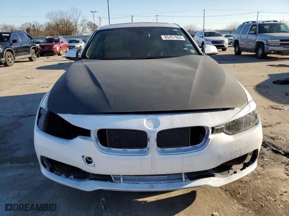 2018 BMW 3 Series 320i xDrive with VIN WBA8A3C51JA505708, listed as a Copart auction lot 85457954 with 44,600 mi miles and Clean Title. Bid and sale history available at carsss.com. Image 5.