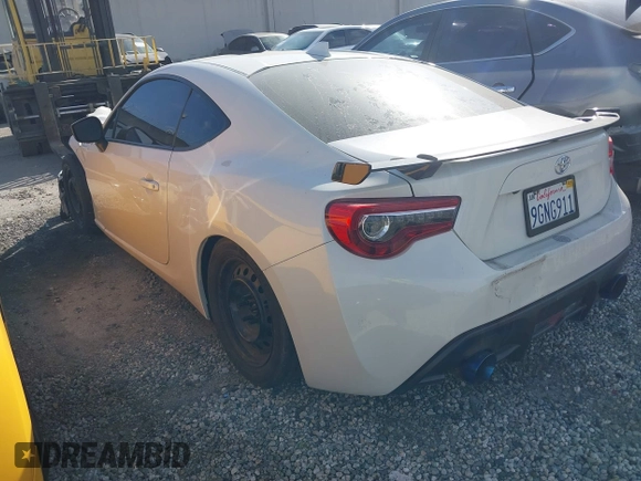 2018 Toyota 86 GT with VIN JF1ZNAE19J9701588, listed as a IAAI auction lot 41297869 with 44,508 mi miles. Bid and sale history available at carsss.com. Image 3.