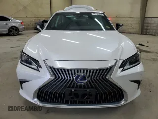2021 Lexus ES with VIN 58ADA1C14MU011370, listed as a Copart auction lot 44731125 with 47,681 mi miles and Salvage Title. Bid and sale history available at carsss.com. Image 5.