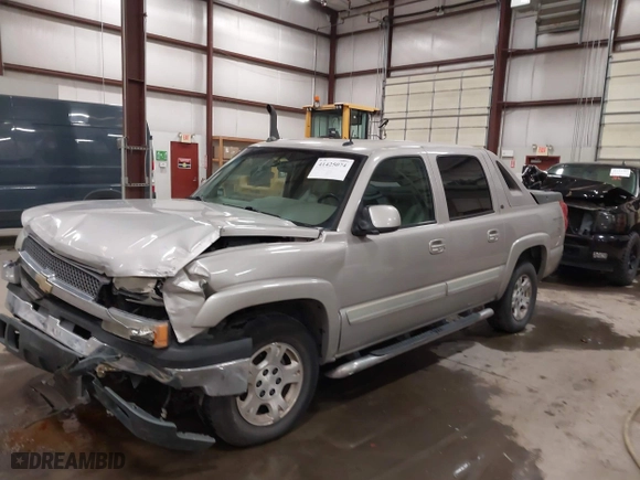 2005 Chevrolet Avalanche Z71 with VIN 3GNEK12Z55G253357, listed as a IAAI auction lot 41425074 with 203,933 mi miles. Bid and sale history available at carsss.com. Image 17.