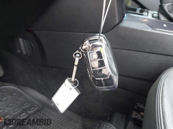 2017 Ford Explorer XLT с VIN 1FM5K7DH7HGA15053, выставлен на аукционе IAAI как лот 42425444 с пробегом 110 336 миль миль и . История ставок и продаж доступна на DreamBid. Изображение 11.